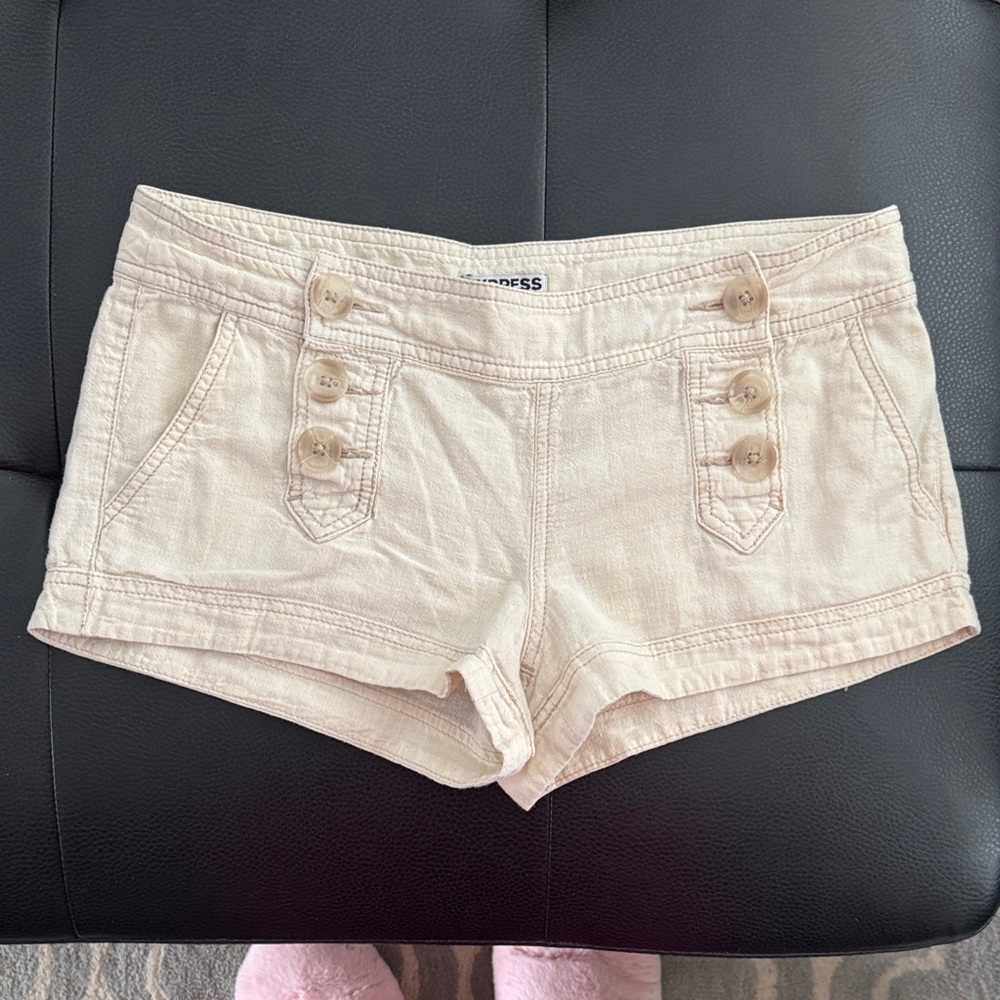 Super cute express no longer made linen shorts size4!